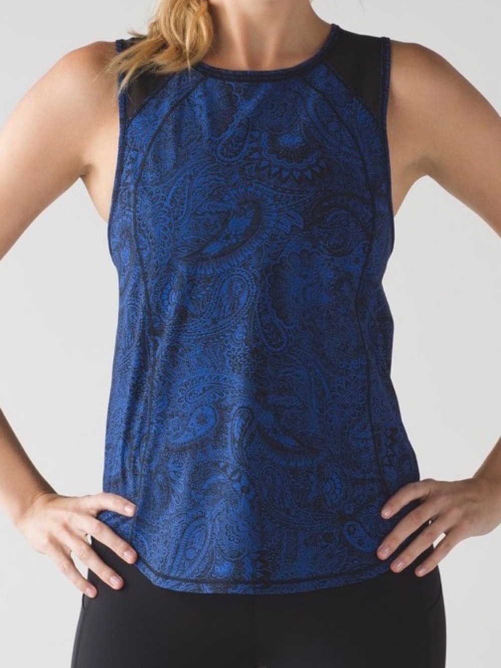 Lululemon Athletica Sculpt Tank in antique paisley sapphire Blue/Black